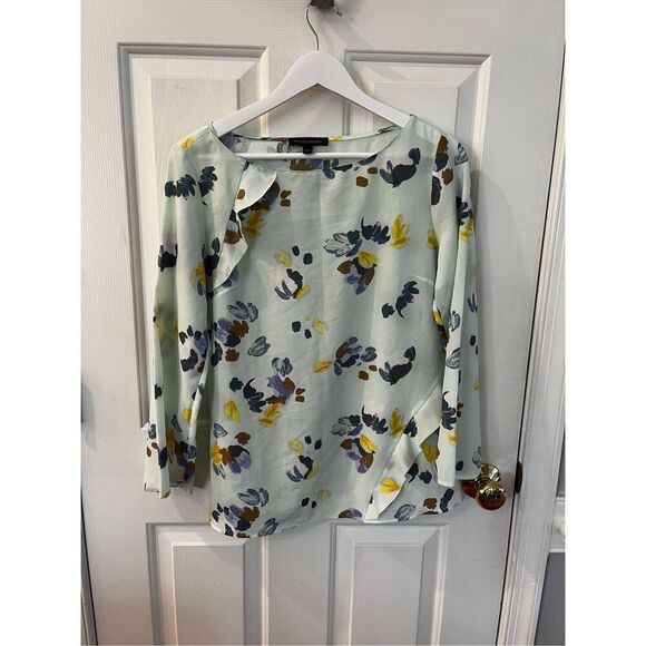 Banana Republic Light Blue Flutter Ruffle Blouse sz S - Picture 1 of 5